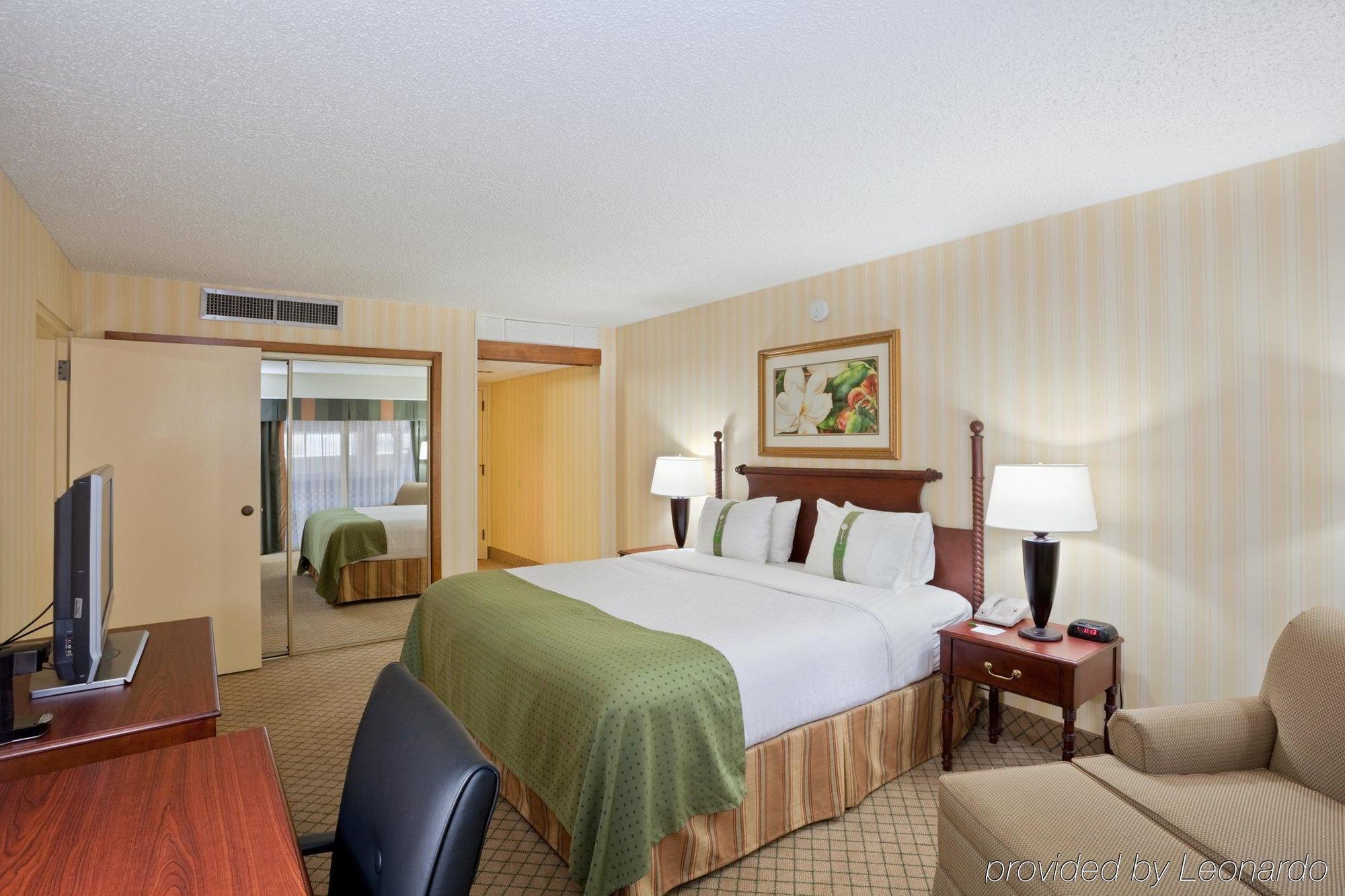 Doubletree By Hilton Lawrence Hotel Exterior photo