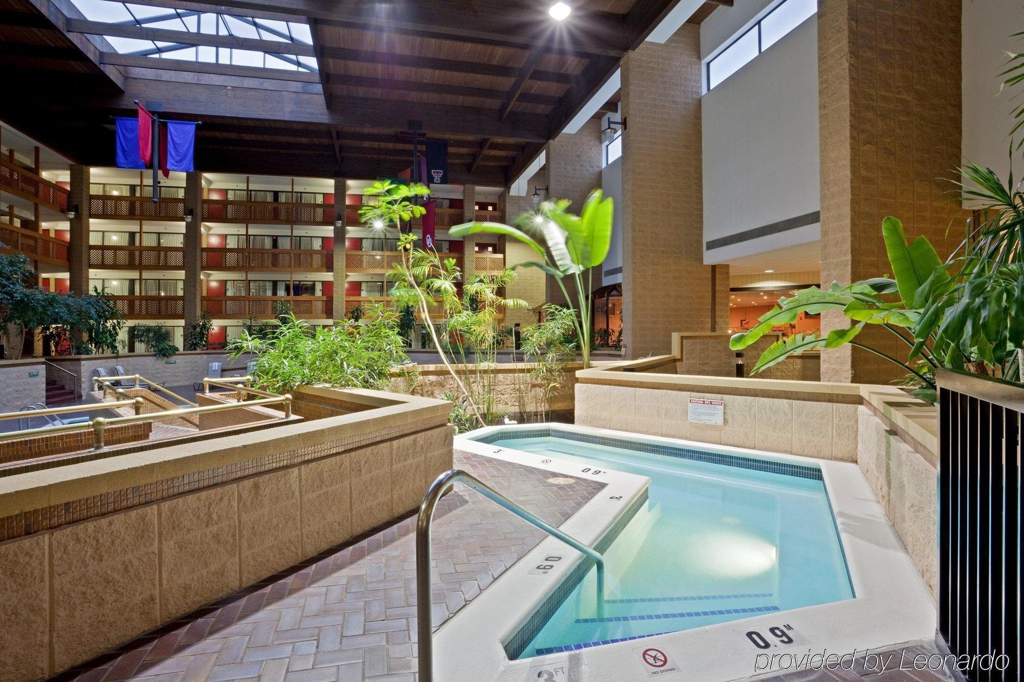Doubletree By Hilton Lawrence Hotel Exterior photo