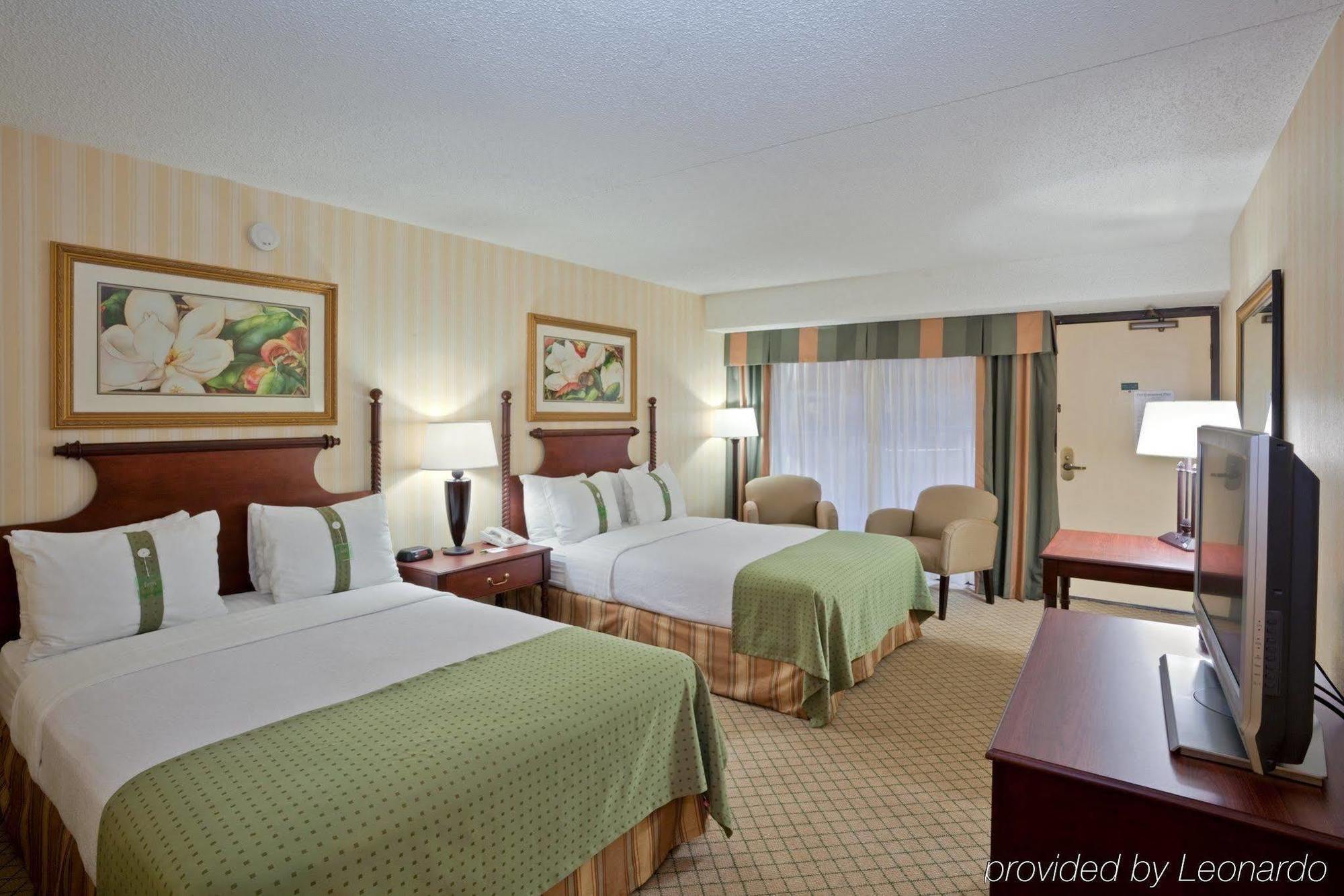 Doubletree By Hilton Lawrence Hotel Exterior photo